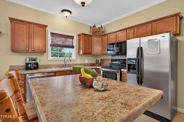 220 Crossroads Place Place, Lebanon, VA 24266