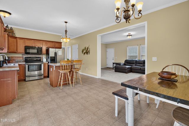 220 Crossroads Place Place, Lebanon, VA 24266