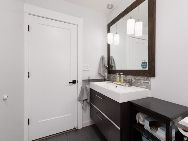 8252 S WOOD ST, Midvale, UT 84047