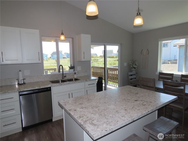 417 Riviera Street SW, Ocean Shores, WA 98569