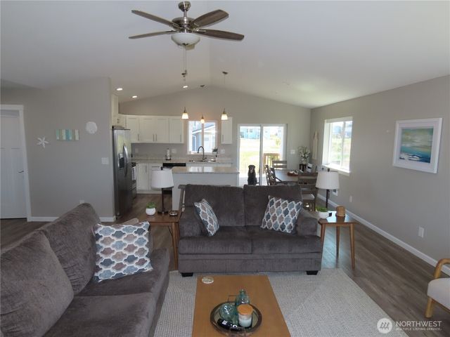 417 Riviera Street SW, Ocean Shores, WA 98569