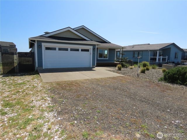417 Riviera Street SW, Ocean Shores, WA 98569