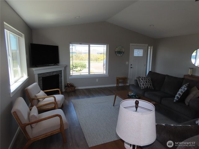 417 Riviera Street SW, Ocean Shores, WA 98569