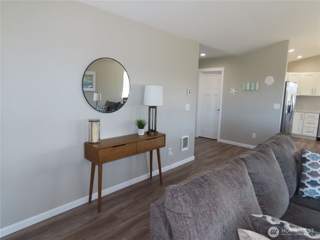 417 Riviera Street SW, Ocean Shores, WA 98569