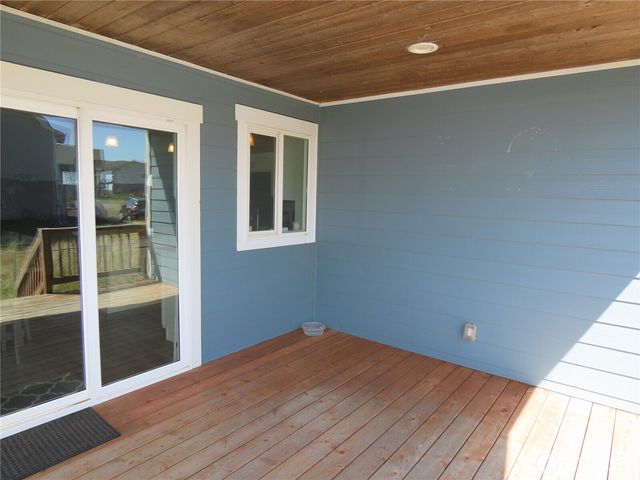 417 Riviera Street SW, Ocean Shores, WA 98569