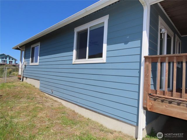 417 Riviera Street SW, Ocean Shores, WA 98569