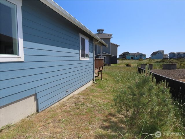 417 Riviera Street SW, Ocean Shores, WA 98569