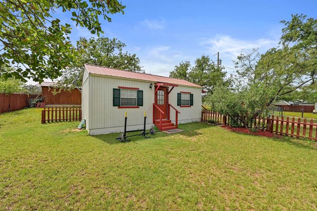 734 Island DR, Bluffton, TX 78607