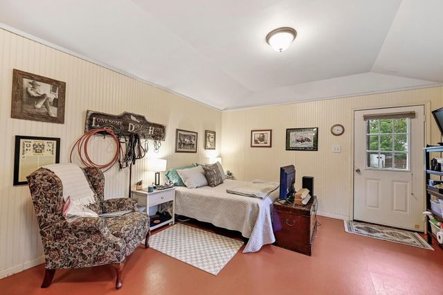 734 Island DR, Bluffton, TX 78607