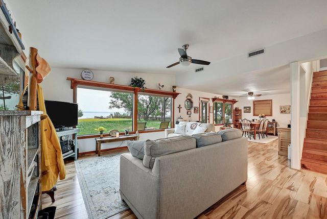 734 Island DR, Bluffton, TX 78607