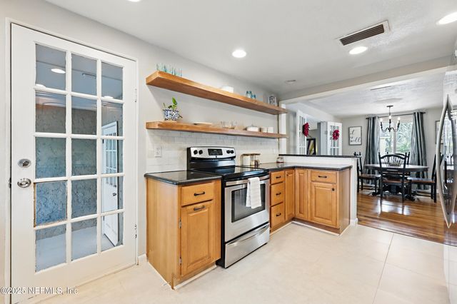 2416 HOLLY POINT Road E, Orange Park, FL 32073