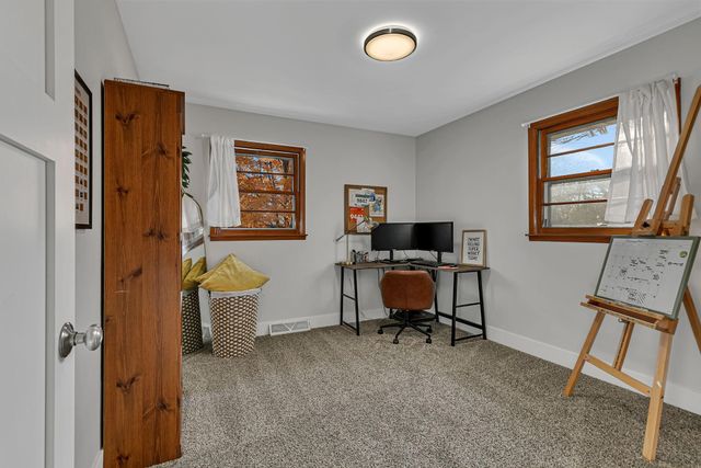 990 Hassan Street SE, Hutchinson, MN 55350