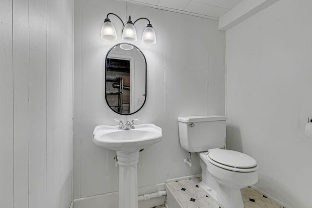 990 Hassan Street SE, Hutchinson, MN 55350