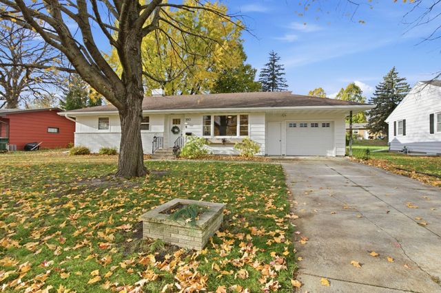 990 Hassan Street SE, Hutchinson, MN 55350