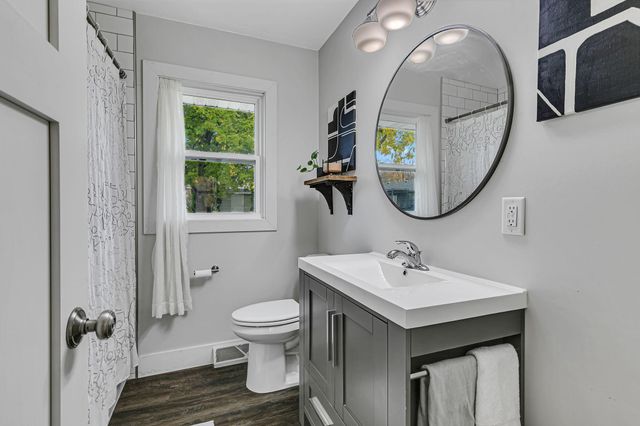 990 Hassan Street SE, Hutchinson, MN 55350