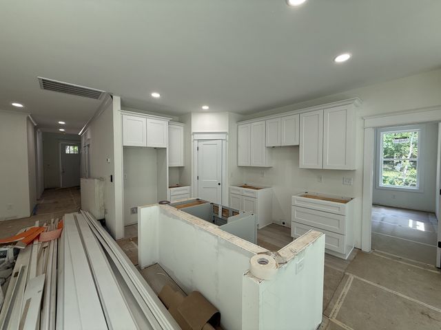 10022 Forest Lane, Bon Aqua, TN 37025