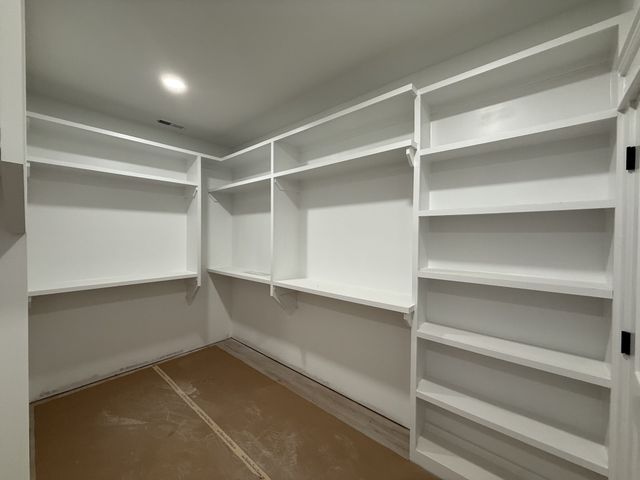 10022 Forest Lane, Bon Aqua, TN 37025