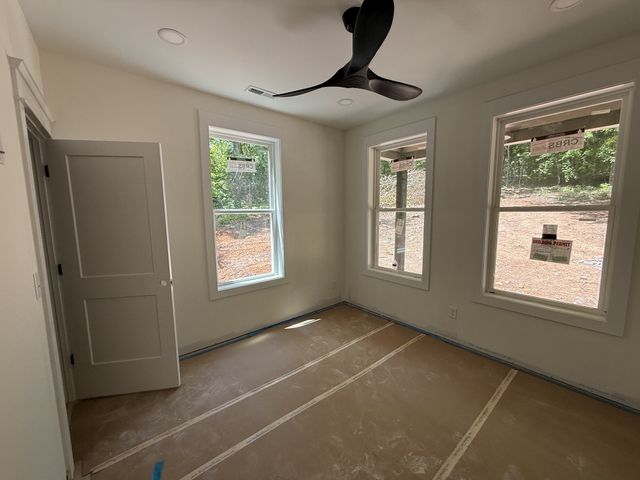 10022 Forest Lane, Bon Aqua, TN 37025