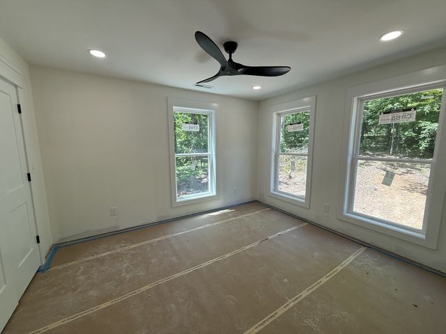 10022 Forest Lane, Bon Aqua, TN 37025
