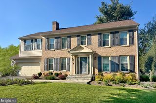 16 HOLLYBERRY CT, Rockville, MD 20852