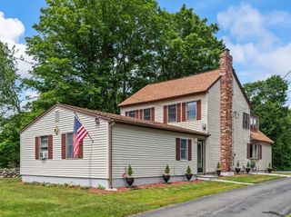 1100 Hill St, Northbridge, MA 01588