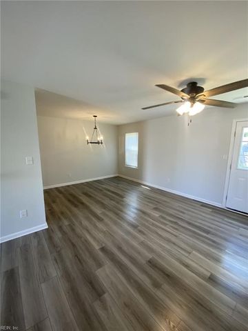 157 Wexford DR, Suffolk, VA 23434