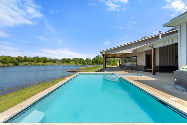 24116 Sun Ridge Road, Lindale, TX 75771