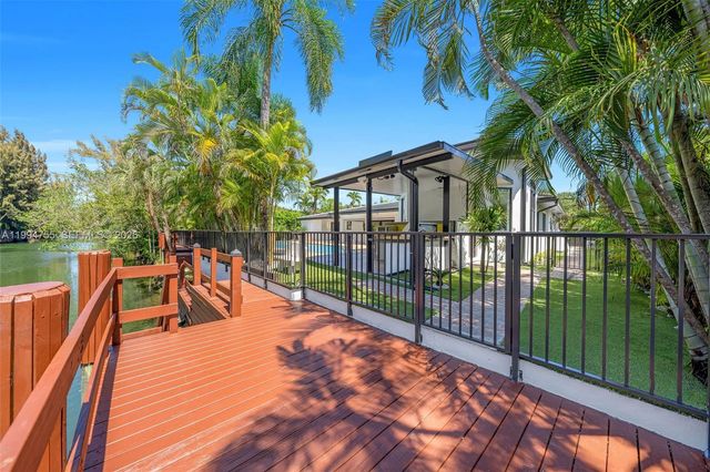 5120 Carillo St, Coral Gables, FL 33146