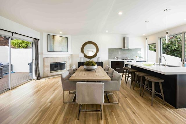 25 Carrera Court, Redwood City, CA 94062