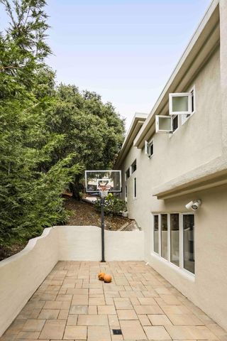 25 Carrera Court, Redwood City, CA 94062