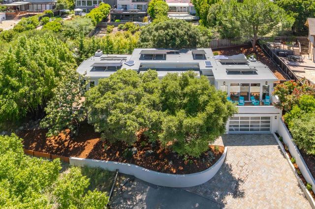 25 Carrera Court, Redwood City, CA 94062
