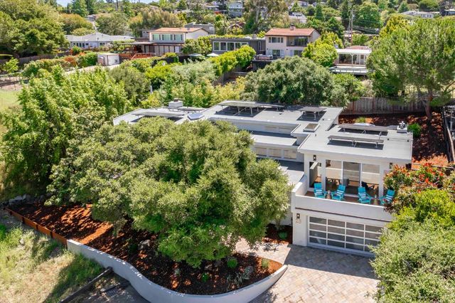 25 Carrera Court, Redwood City, CA 94062