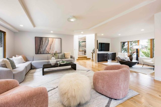 25 Carrera Court, Redwood City, CA 94062