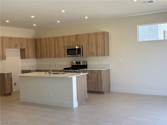 2484 Tom Collins Drive, Las Vegas, NV 89121