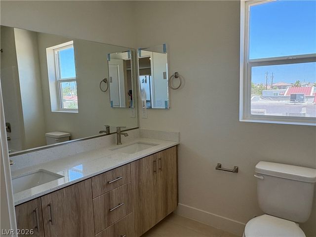 2484 Tom Collins Drive, Las Vegas, NV 89121