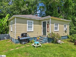 496 W Lee Street, Pickens, SC 29671