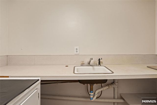 202 Knox Avenue 1, Cliffside Park, NJ 07010