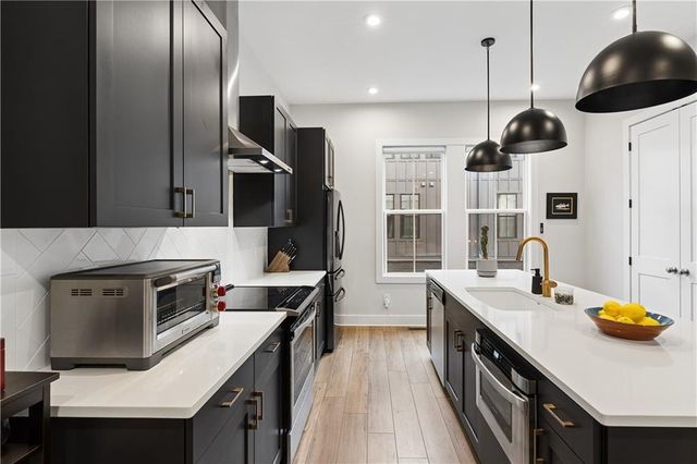 913 Brees Court, Atlanta, GA 30318
