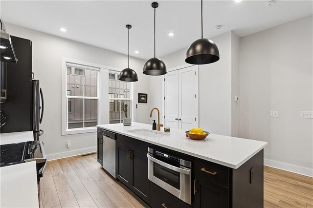 913 Brees Court, Atlanta, GA 30318