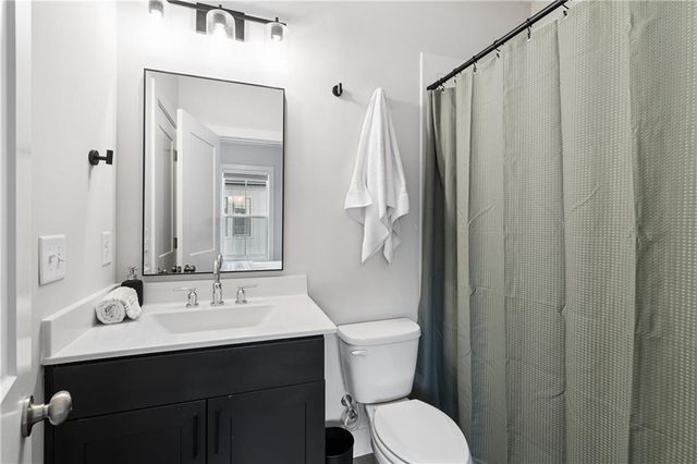 913 Brees Court, Atlanta, GA 30318
