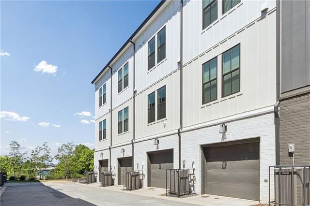 913 Brees Court, Atlanta, GA 30318
