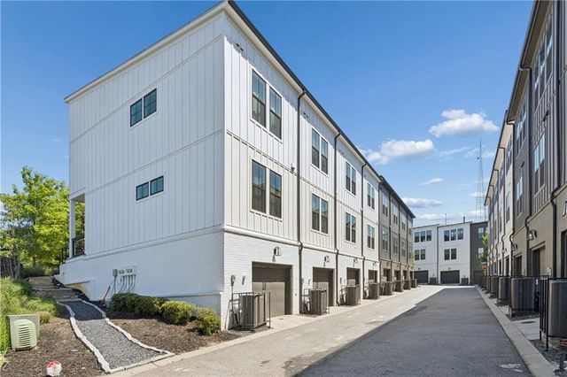 913 Brees Court, Atlanta, GA 30318