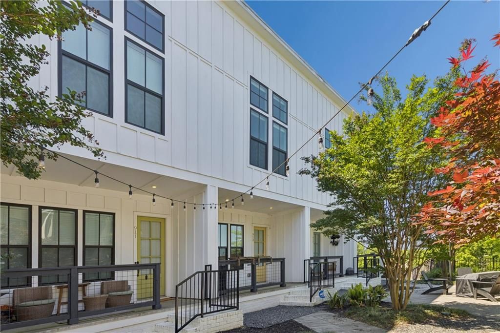 913 Brees Court, Atlanta, GA 30318