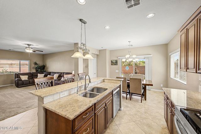 945 W EMPRESS TREE Avenue, San Tan Valley, AZ 85140