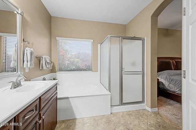 945 W EMPRESS TREE Avenue, San Tan Valley, AZ 85140