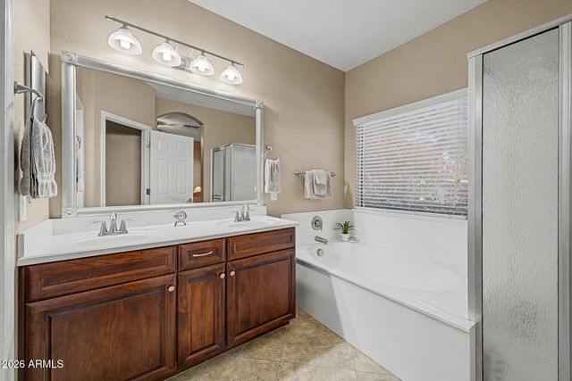 945 W EMPRESS TREE Avenue, San Tan Valley, AZ 85140