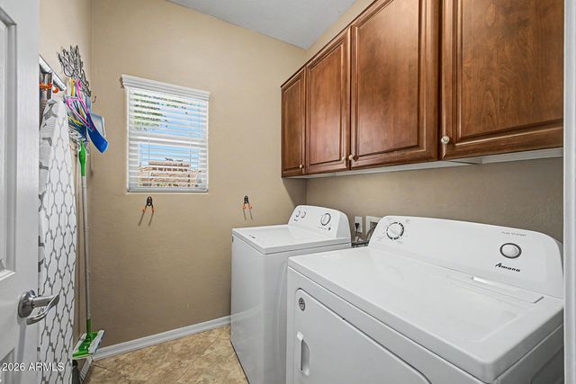 945 W EMPRESS TREE Avenue, San Tan Valley, AZ 85140