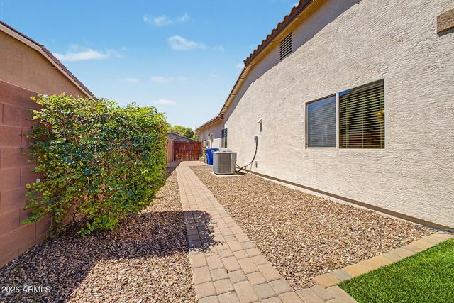 945 W EMPRESS TREE Avenue, San Tan Valley, AZ 85140