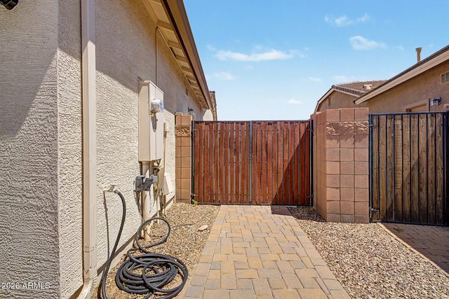 945 W EMPRESS TREE Avenue, San Tan Valley, AZ 85140