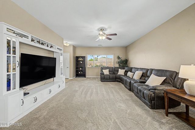 945 W EMPRESS TREE Avenue, San Tan Valley, AZ 85140